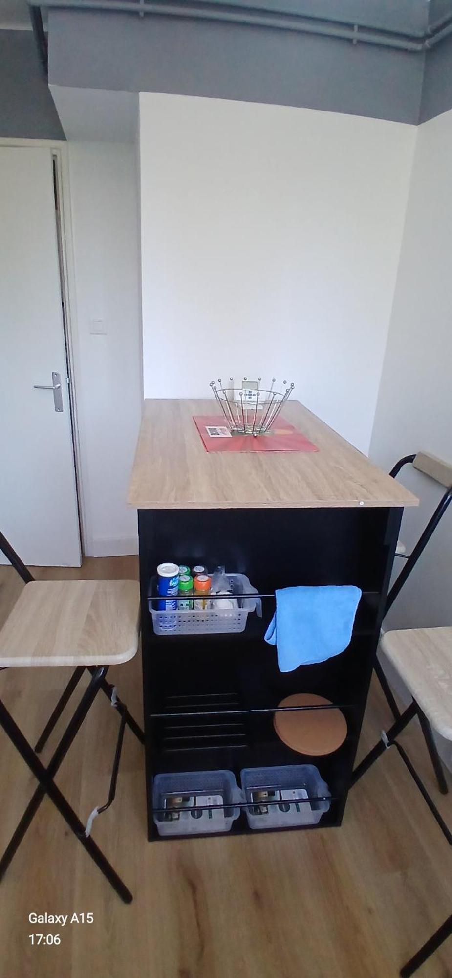 Zenmeublermontfavet Apartment