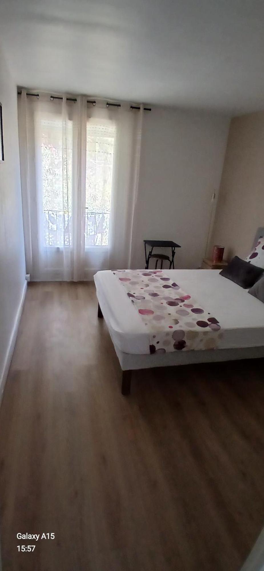 Zenmeublermontfavet Apartment